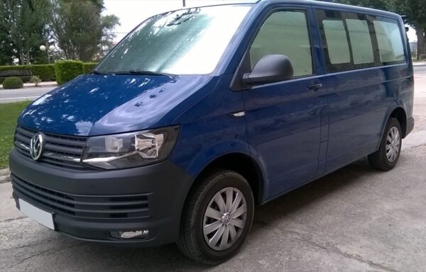 Volkswagen T6 Caravelle Batalla corta desde 2015 (Zona trasera con revestimiento excepto portón)