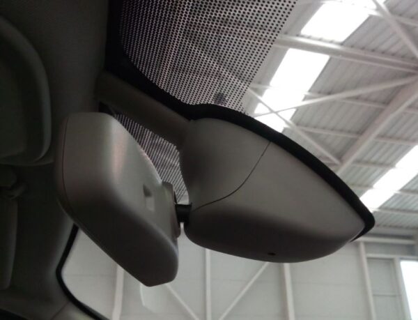 Renault Trafic L1H1 desde 2014 (Zona trasera sin revestimiento y doble puerta trasera) - Imagen 6