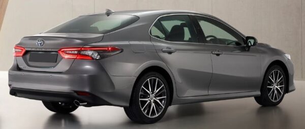 Toyota Camry XV70 desde 2017 a 2024 - Imagen 2
